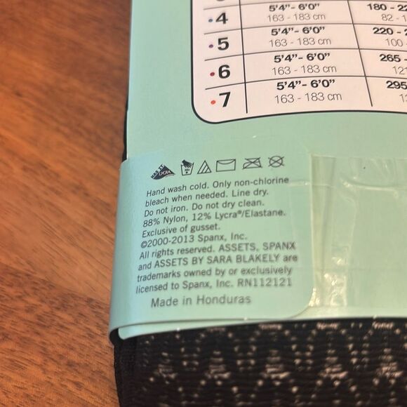 NEW Assets by Sara Blakely Spanx Black Textured Wish Bone Tights 2049 Size 3 - Picture 6 of 7